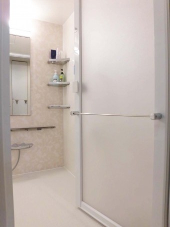 小さなお子様も入りやすいエコベンチ浴槽で楽しいバスタイムに 小さなお子様も入りやすいエコベンチ浴槽で楽しいバスタイムに